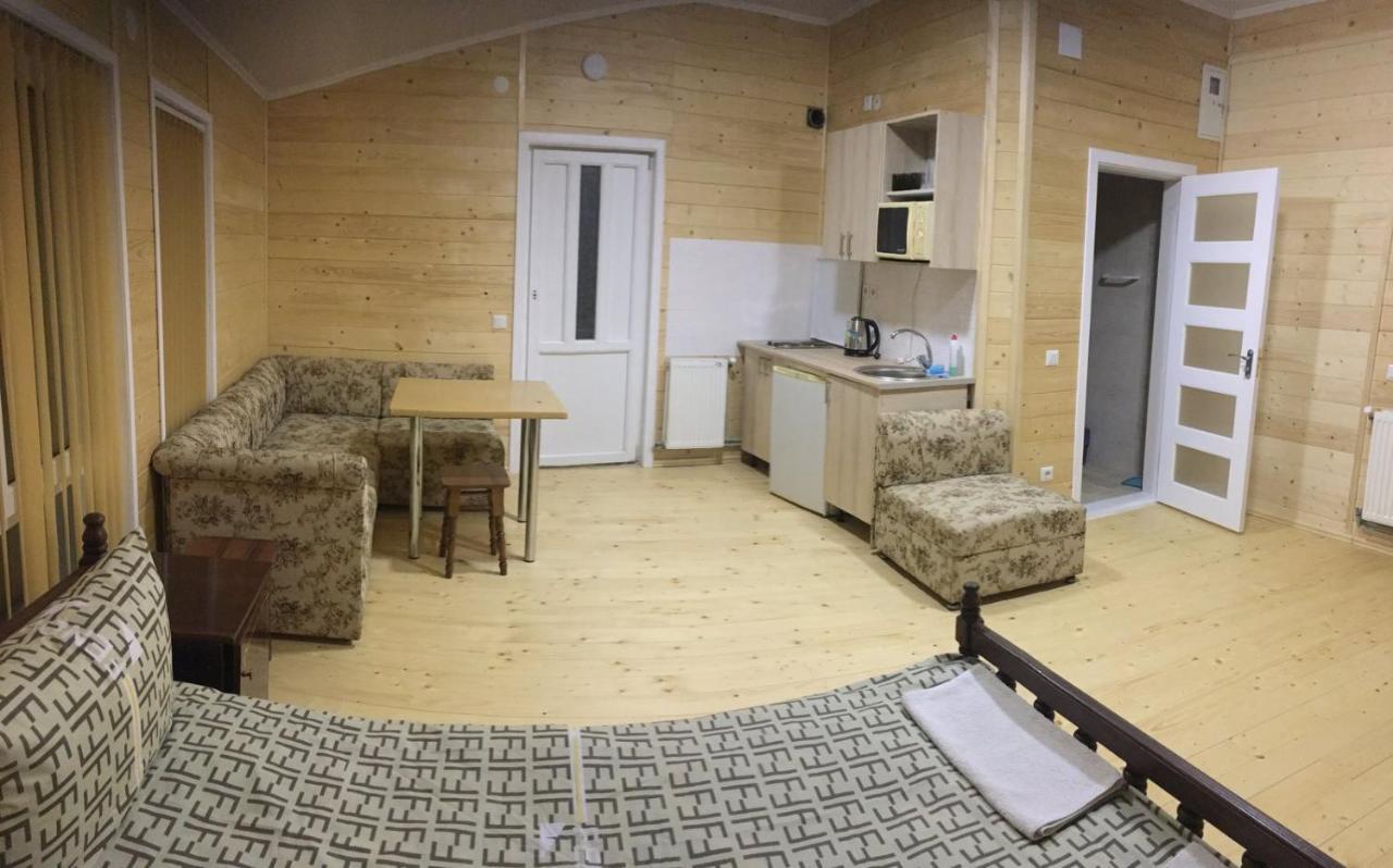 Апартаменти На Пекарській Kolomyja Esterno foto